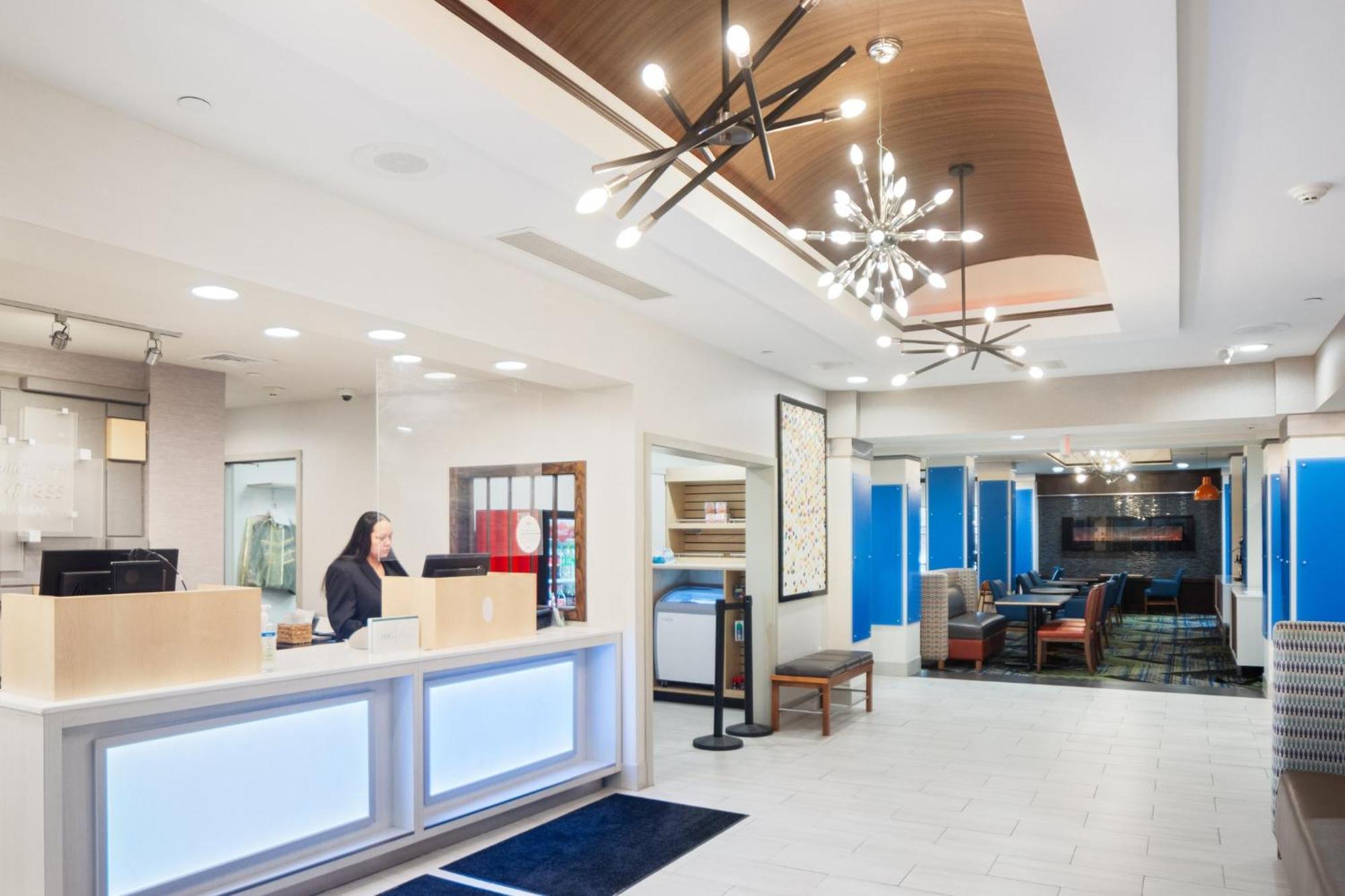 Holiday Inn Express And Suites Stroudsburg-Poconos By Ihg Exterior foto